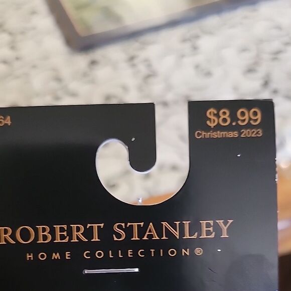 2018 Robert Stanley Ornament - Picture 5 of 9